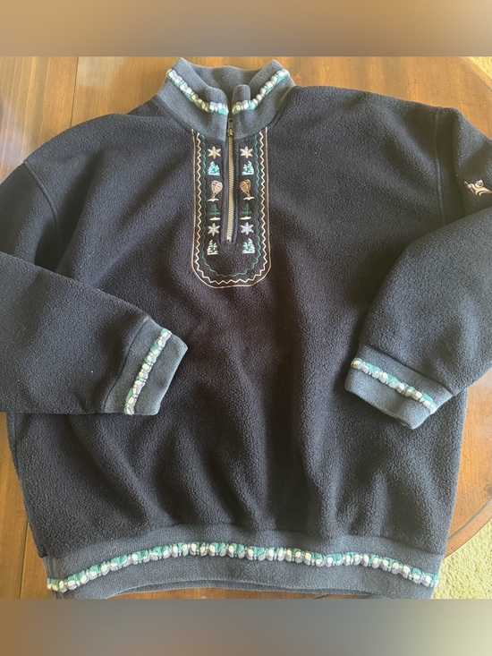 Tundra Other - Vintage Tundra Sport Canada Fleece Pullover with Embroidered Trim